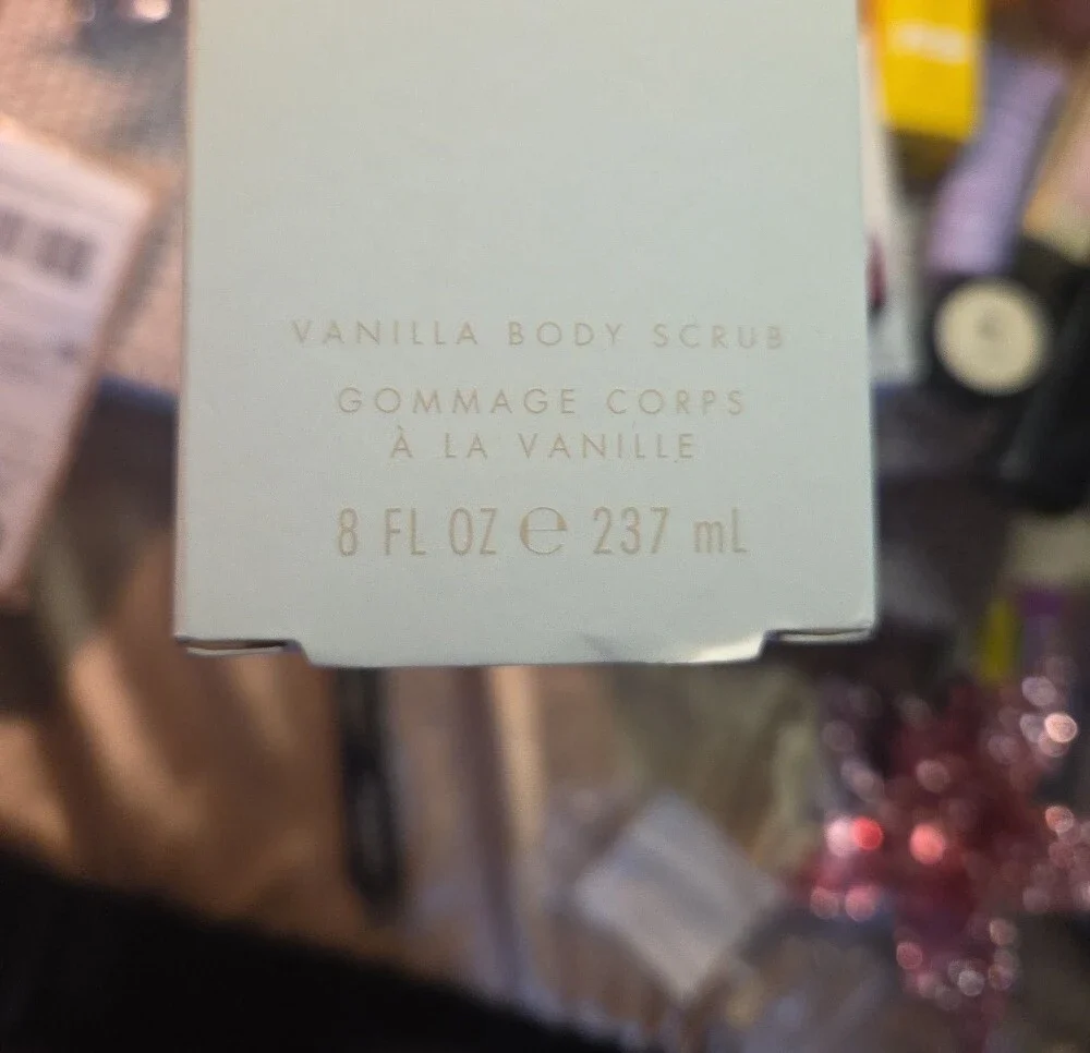 17 Beauty Set Rhode, Amika,Rare Beauty,kat V, Jo Malone,glow,kylie Louie Vutton